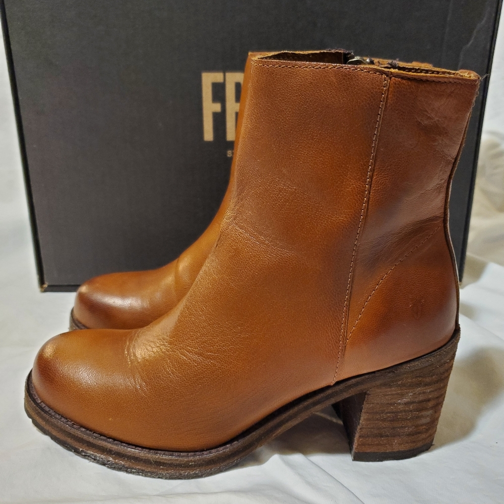 Frye Leather Boots - Picture 2 of 5